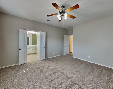 12901 Farmington Drive - Photo Thumbnail 9