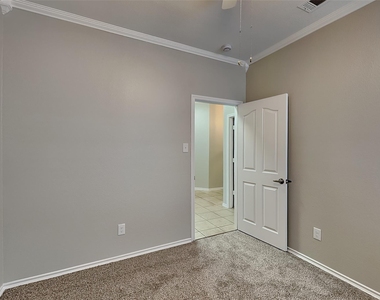12901 Farmington Drive - Photo Thumbnail 14