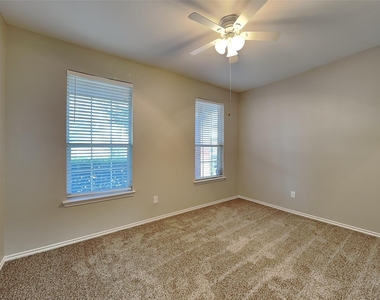 12901 Farmington Drive - Photo Thumbnail 18