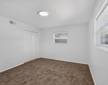 1805 Randolph Drive - Photo Thumbnail 14