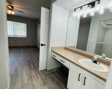 161 Sw Palm Drive - Photo Thumbnail 7