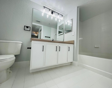 161 Sw Palm Drive - Photo Thumbnail 4
