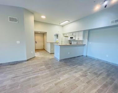 161 Sw Palm Drive - Photo Thumbnail 9