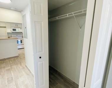 161 Sw Palm Drive - Photo Thumbnail 16