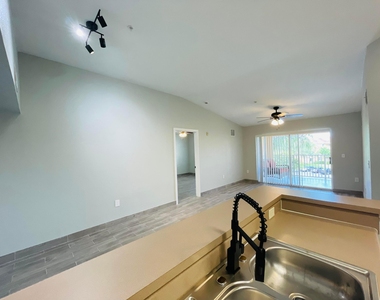 161 Sw Palm Drive - Photo Thumbnail 11