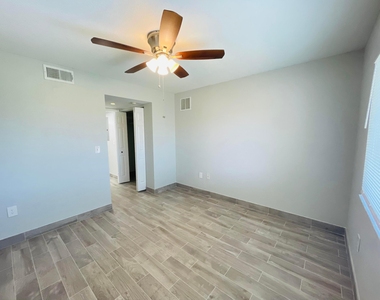 161 Sw Palm Drive - Photo Thumbnail 15