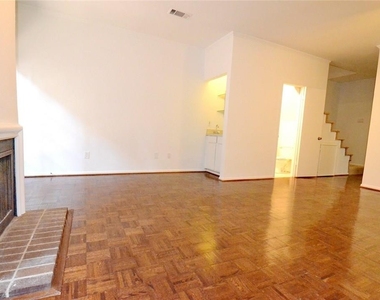 2727 Shelby Avenue - Photo Thumbnail 2