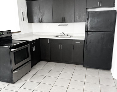 1405 Nw 6th Avenue - Photo Thumbnail 1