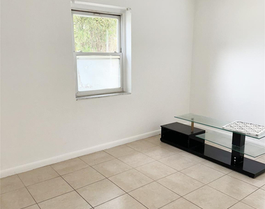 1405 Nw 6th Avenue - Photo Thumbnail 3