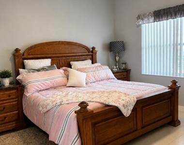 6098 Lake Hibiscus Drive - Photo Thumbnail 4