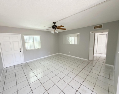 320 Sw 1st Street - Photo Thumbnail 4