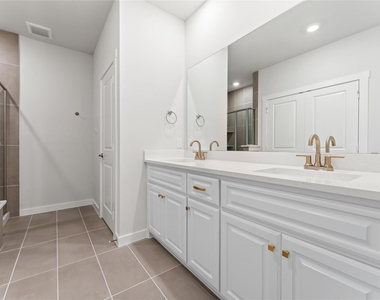 2616 La Cala Drive - Photo Thumbnail 17