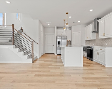 2616 La Cala Drive - Photo Thumbnail 6