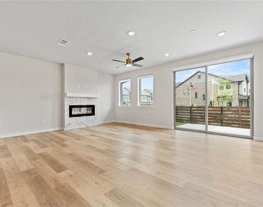 2616 La Cala Drive - Photo Thumbnail 3