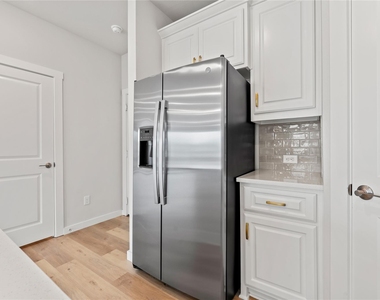 2616 La Cala Drive - Photo Thumbnail 10