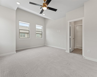 2616 La Cala Drive - Photo Thumbnail 16
