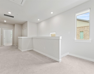 2616 La Cala Drive - Photo Thumbnail 14