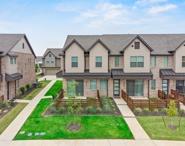 2616 La Cala Drive - Photo Thumbnail 1