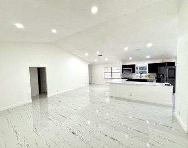 7400 Sw 11th Court - Photo Thumbnail 1