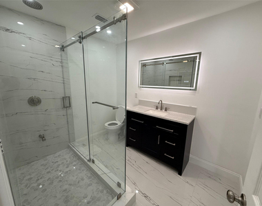7400 Sw 11th Court - Photo Thumbnail 4
