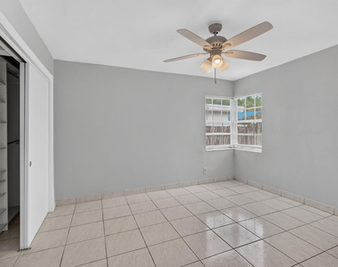 410 Nw 52nd Court - Photo Thumbnail 16