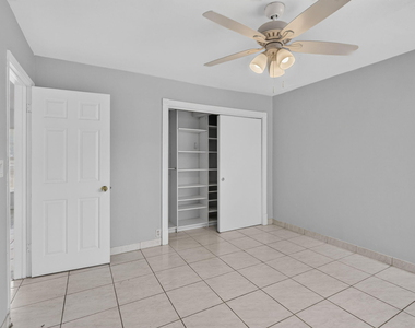 410 Nw 52nd Court - Photo Thumbnail 17