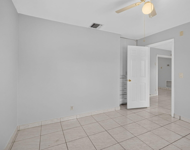 410 Nw 52nd Court - Photo Thumbnail 23