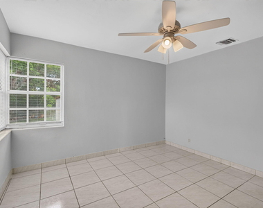 410 Nw 52nd Court - Photo Thumbnail 19