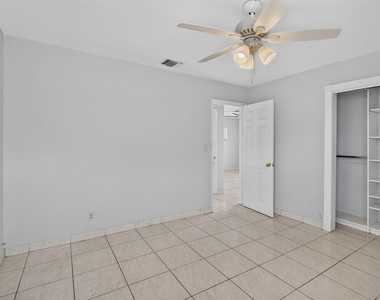 410 Nw 52nd Court - Photo Thumbnail 18