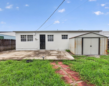 410 Nw 52nd Court - Photo Thumbnail 28