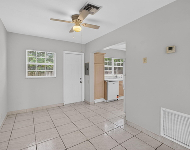 410 Nw 52nd Court - Photo Thumbnail 9