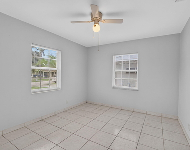 410 Nw 52nd Court - Photo Thumbnail 21