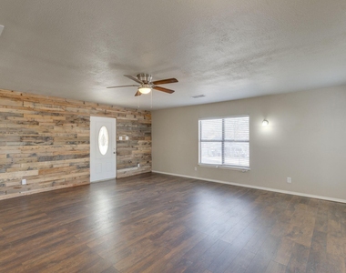 157 Harborr Drive - Photo Thumbnail 2