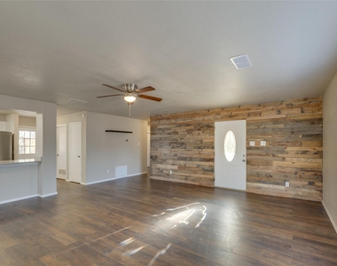 157 Harborr Drive - Photo Thumbnail 8
