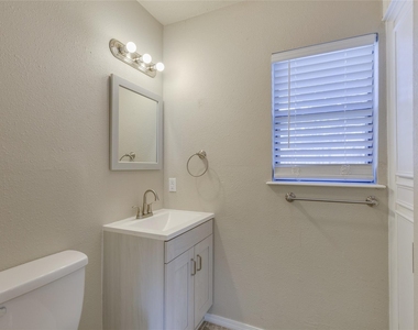 157 Harborr Drive - Photo Thumbnail 17