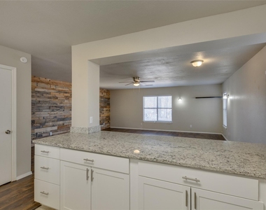 157 Harborr Drive - Photo Thumbnail 14
