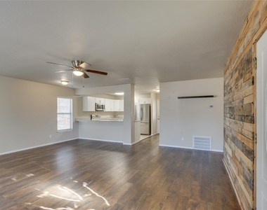 157 Harborr Drive - Photo Thumbnail 9