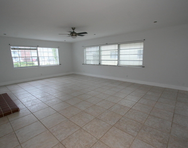 1040 Crystal Lake Drive - Photo Thumbnail 3