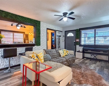 1805 El Paso Street - Photo Thumbnail 6
