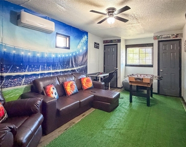 1805 El Paso Street - Photo Thumbnail 20
