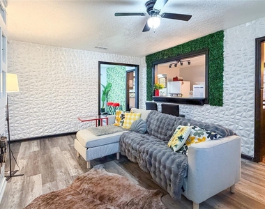 1805 El Paso Street - Photo Thumbnail 3