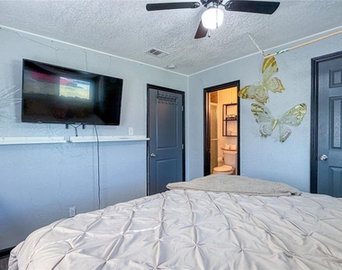 1805 El Paso Street - Photo Thumbnail 15