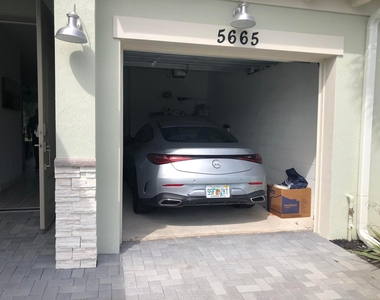 5665 Divine Drive - Photo Thumbnail 7