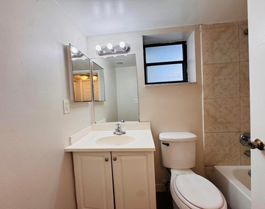 2050 N Congress Avenue - Photo Thumbnail 17