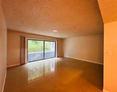2050 N Congress Avenue - Photo Thumbnail 7