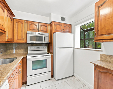 2753 S Oakland Forest Drive - Photo Thumbnail 12