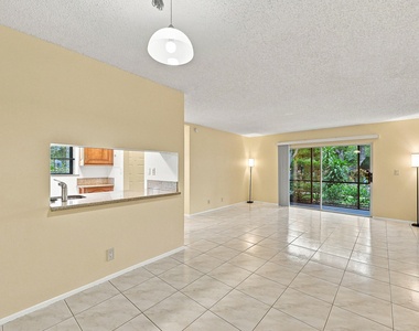 2753 S Oakland Forest Drive - Photo Thumbnail 8