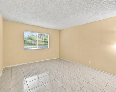 2753 S Oakland Forest Drive - Photo Thumbnail 16
