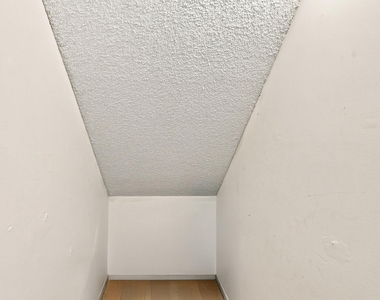 2753 S Oakland Forest Drive - Photo Thumbnail 15