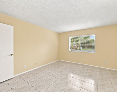 2753 S Oakland Forest Drive - Photo Thumbnail 19